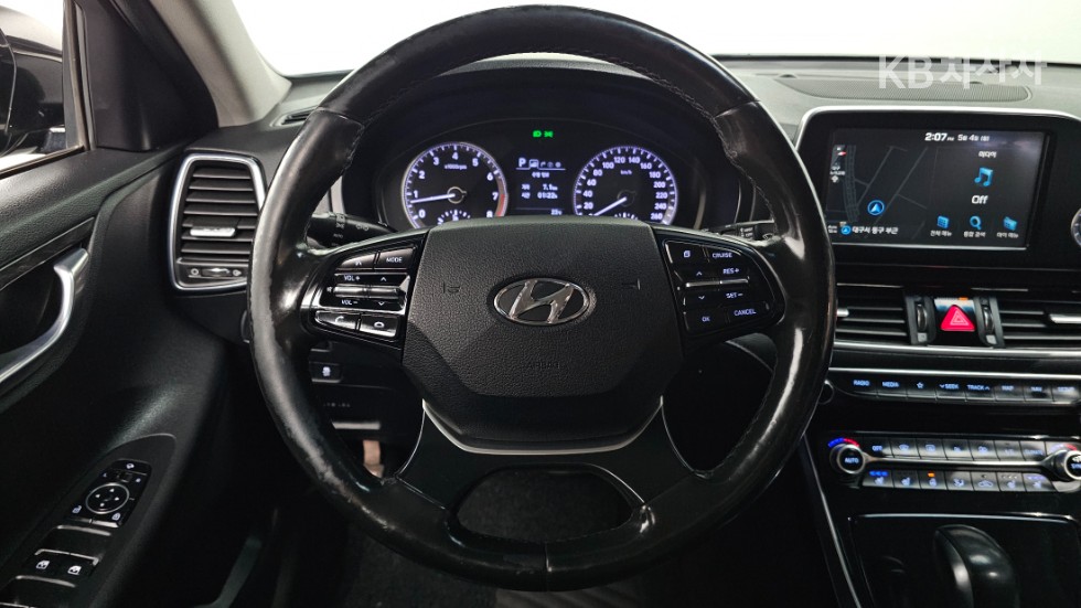 Hyundai Grandeur — miniaturë 13