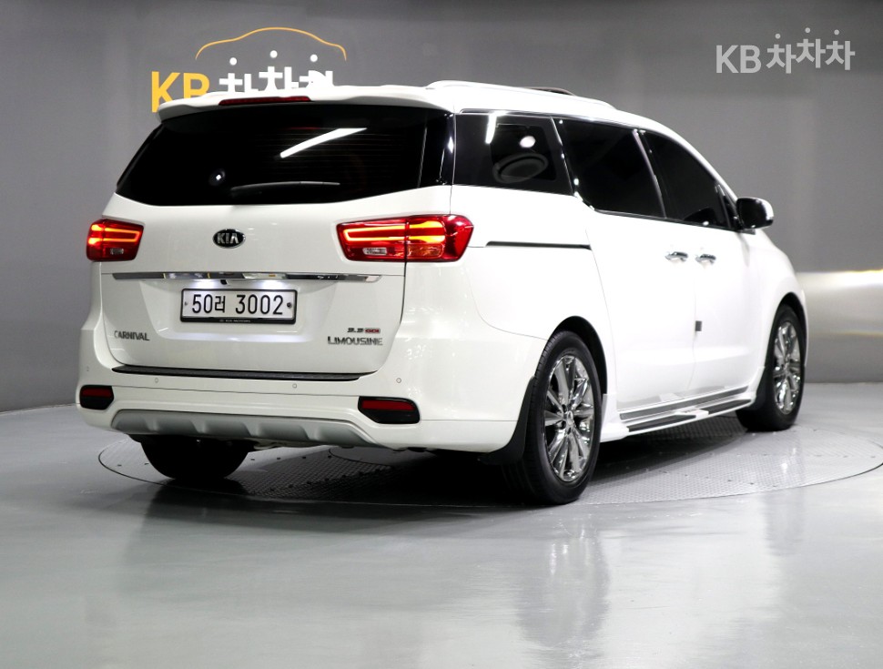 Kia Carnival — miniaturë 3