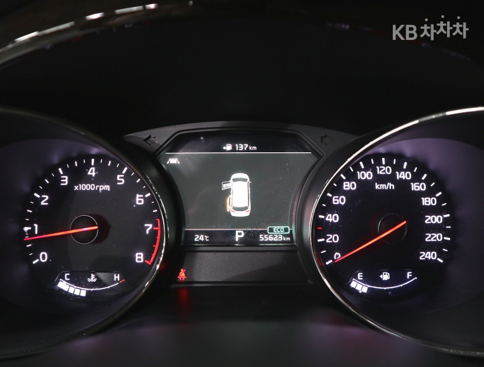 Kia Carnival — miniaturë 7