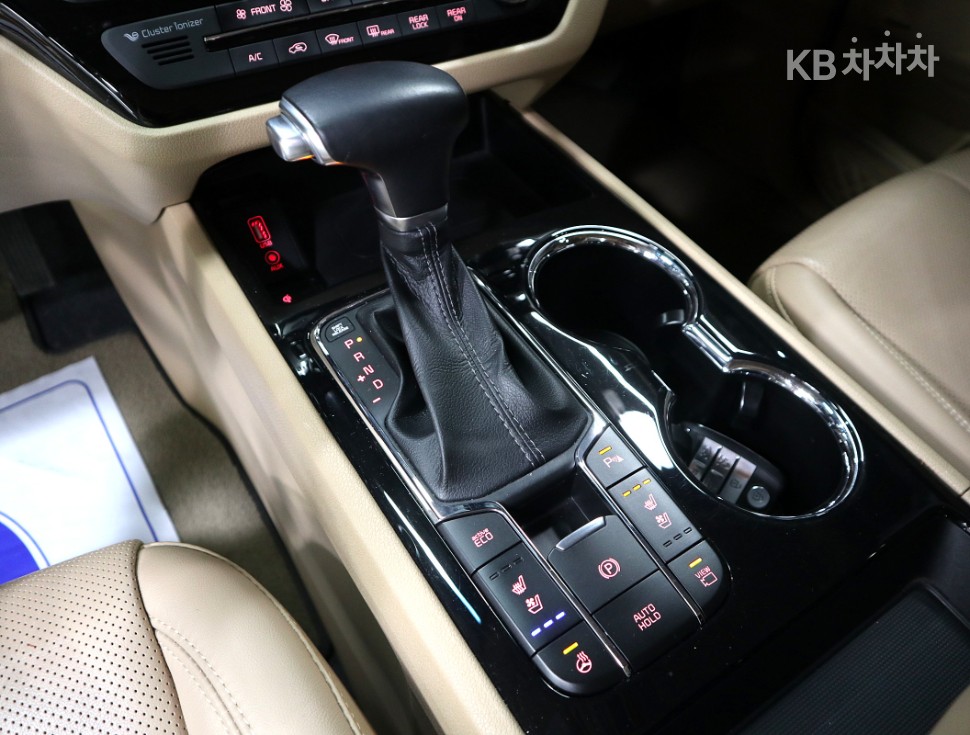 Kia Carnival — miniaturë 13