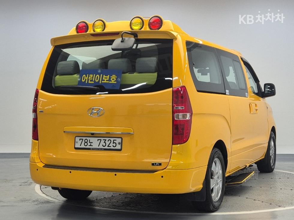 Hyundai Starex — miniaturë 3