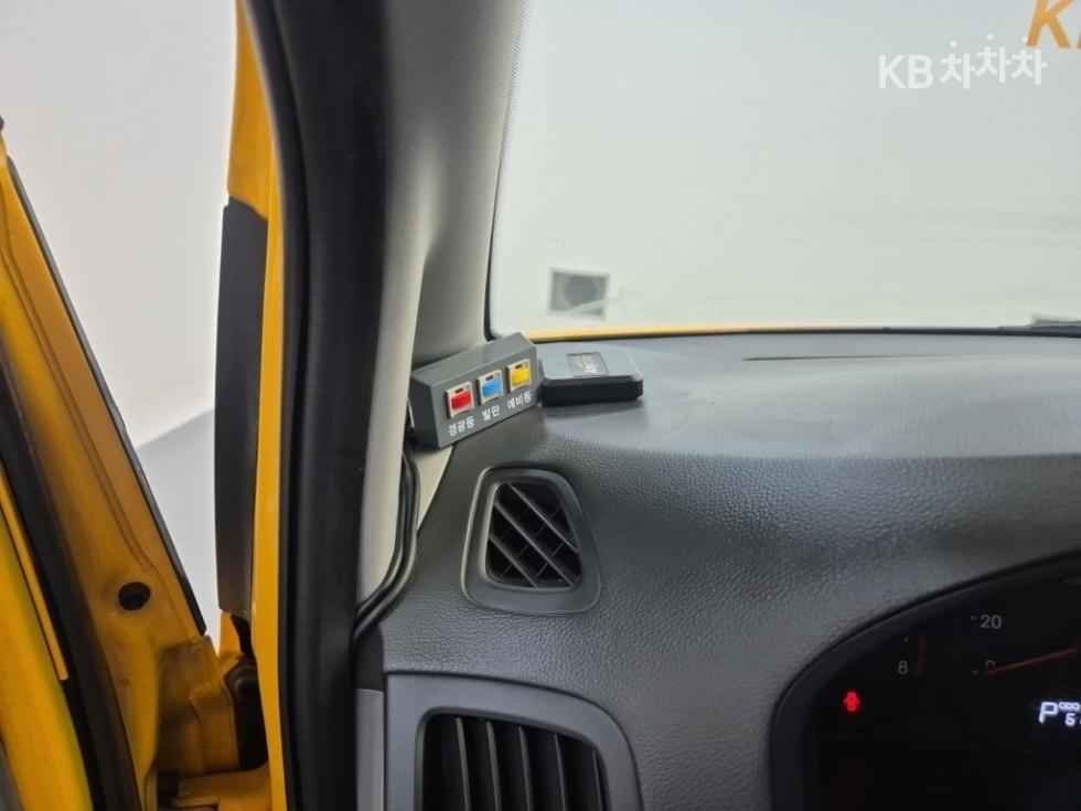 Hyundai Starex — miniaturë 16