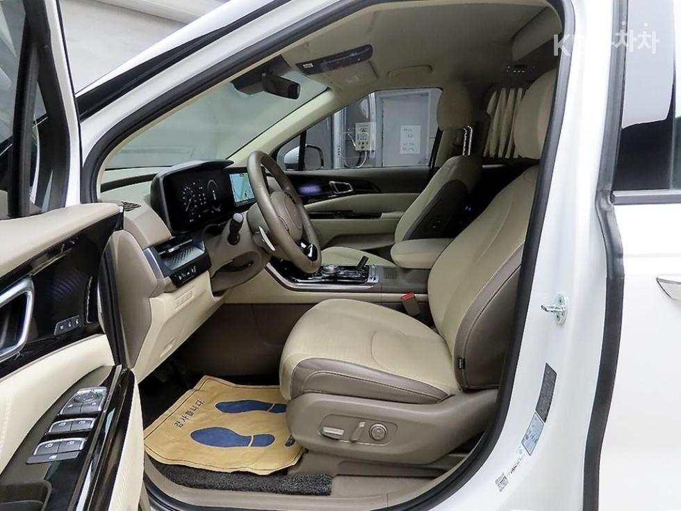 Kia Carnival — miniaturë 5