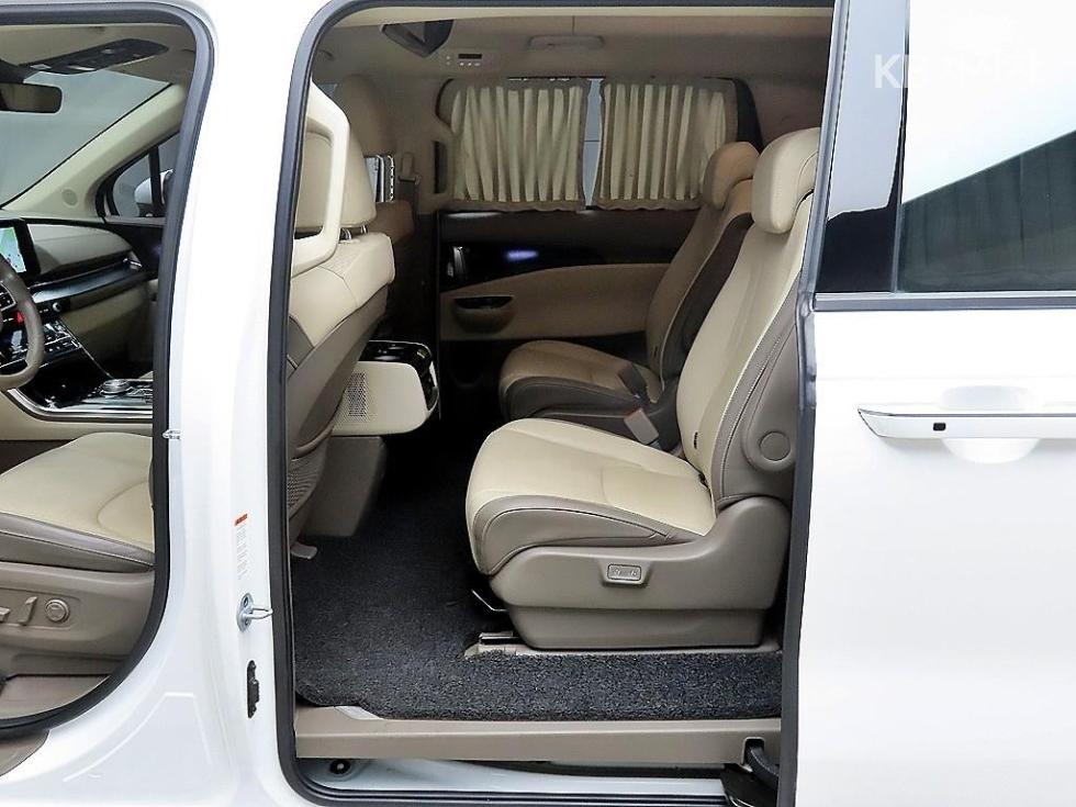 Kia Carnival — miniaturë 6