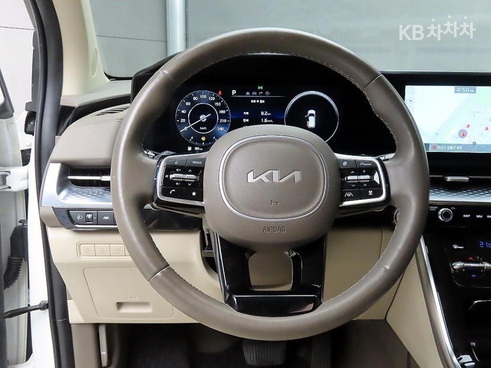 Kia Carnival — miniaturë 9
