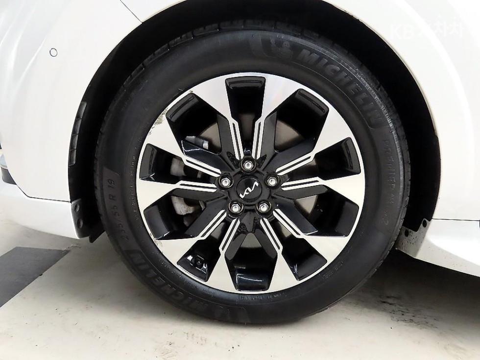 Kia Carnival — miniaturë 20