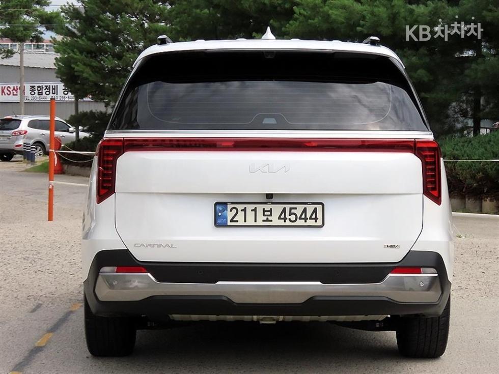 Kia Carnival — miniaturë 4