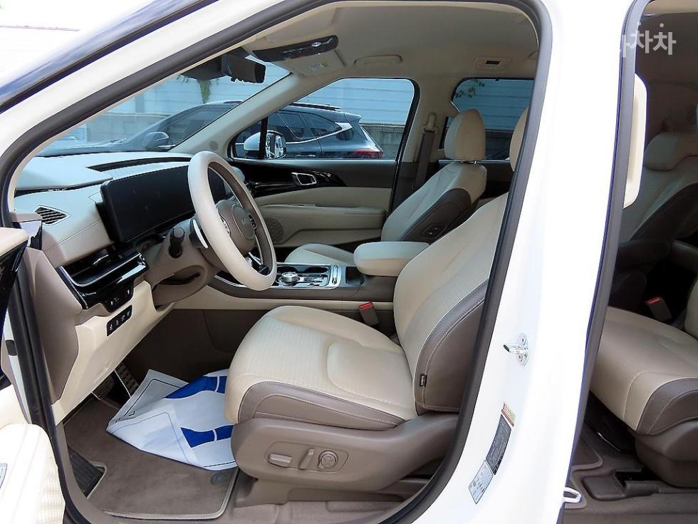 Kia Carnival — miniaturë 5