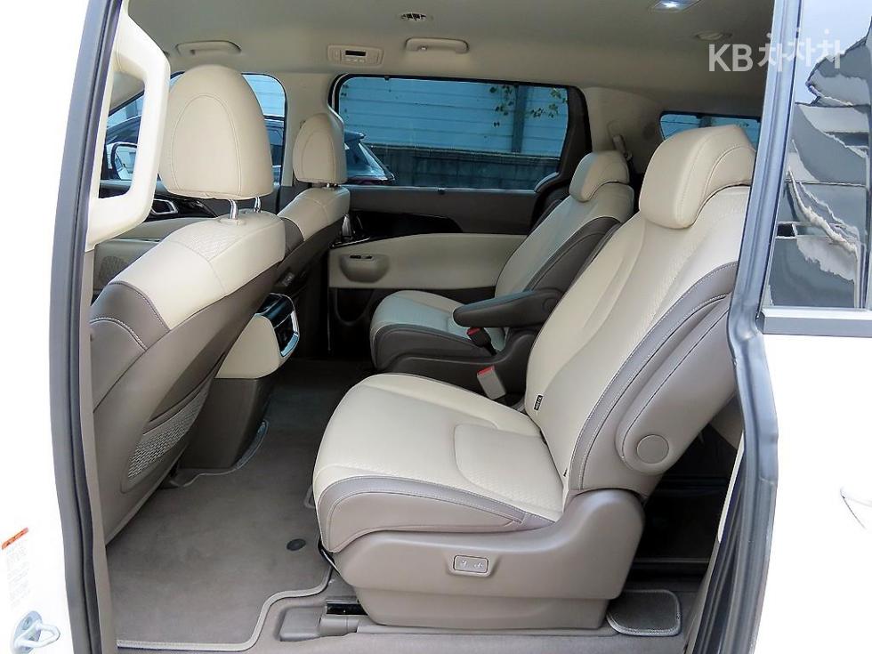 Kia Carnival — miniaturë 6