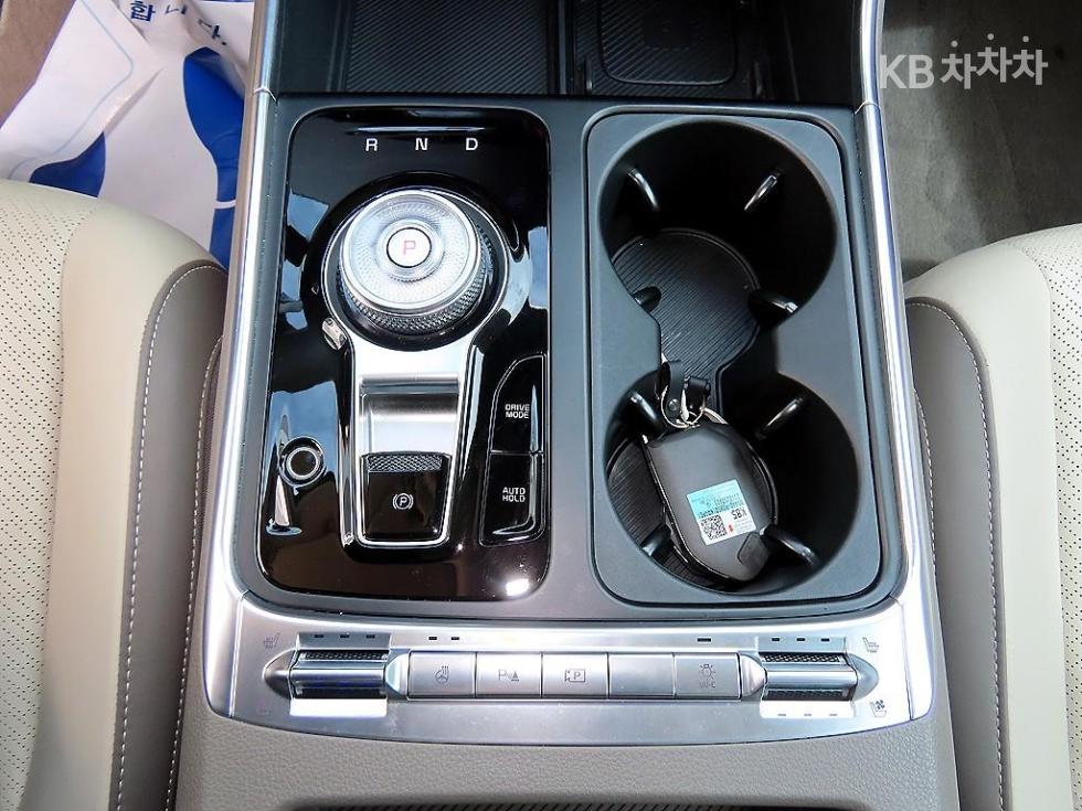 Kia Carnival — miniaturë 11