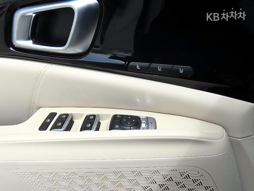 Kia Carnival — miniaturë 12