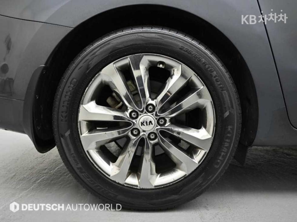 Kia Carnival — miniaturë 5