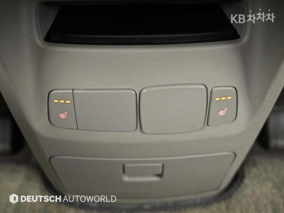 Kia Carnival — miniaturë 16