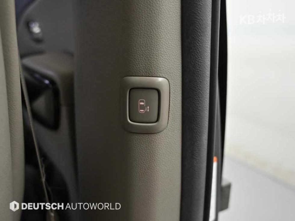 Kia Carnival — miniaturë 17