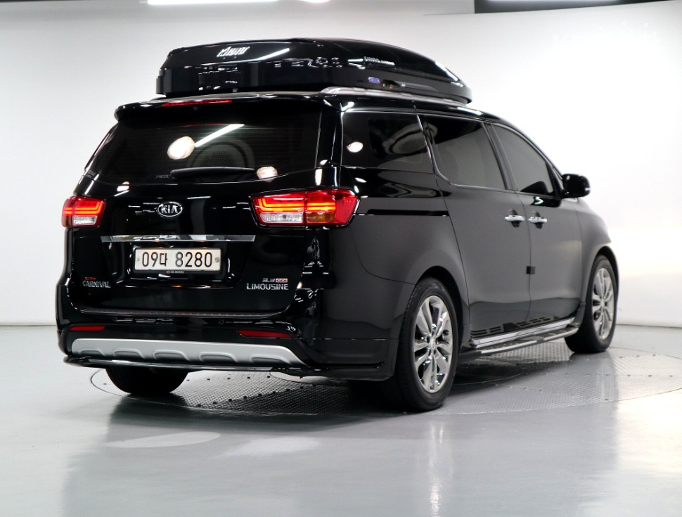 Kia Carnival — miniaturë 3