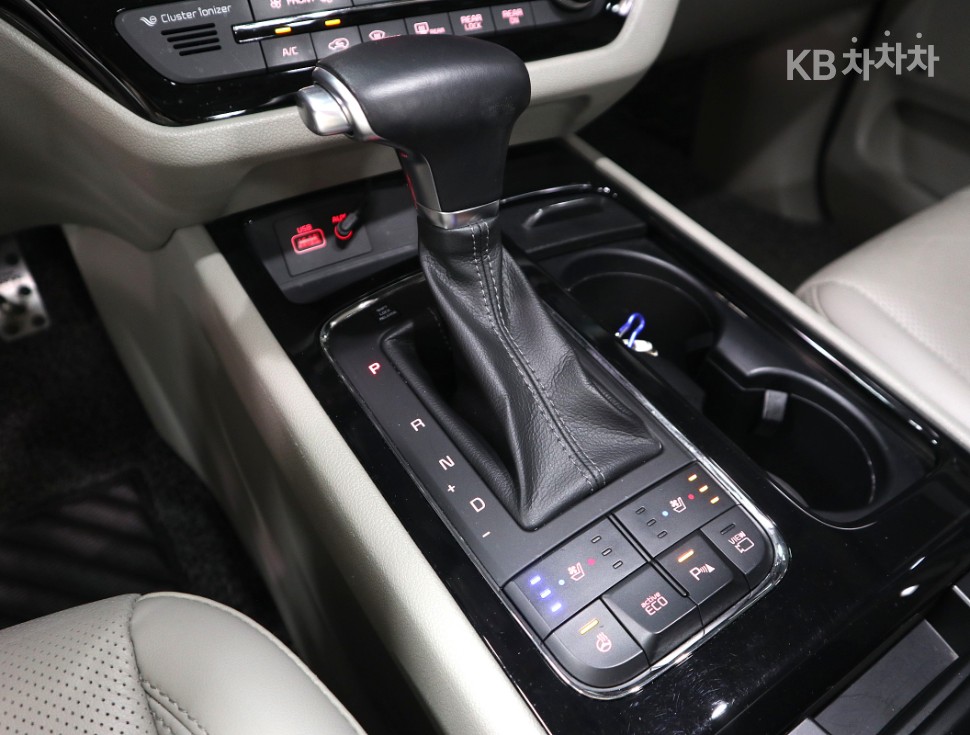 Kia Carnival — miniaturë 13