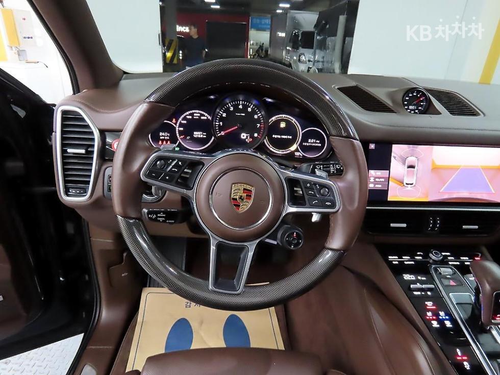 2020 Porsche (9Y0) photo