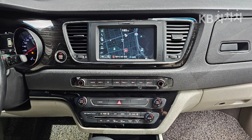 Kia Carnival — miniaturë 12