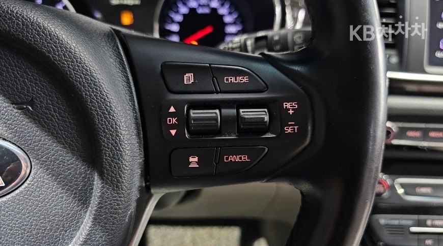 Kia Carnival — miniaturë 16
