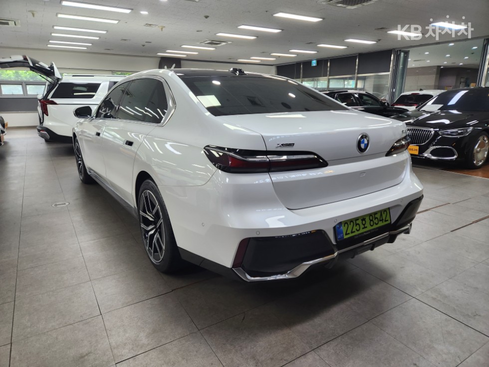 BMW 7er — miniaturë 5