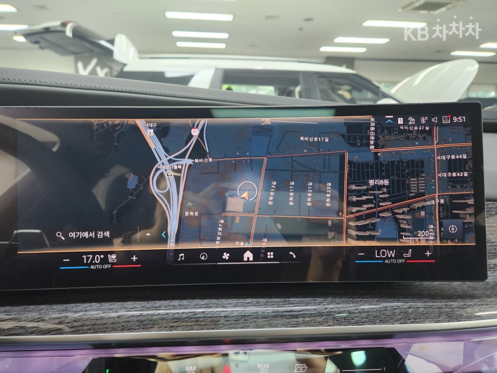 BMW 7er — miniaturë 13