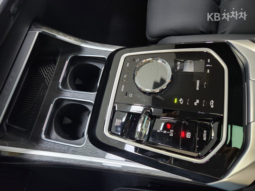 BMW 7er — miniaturë 17