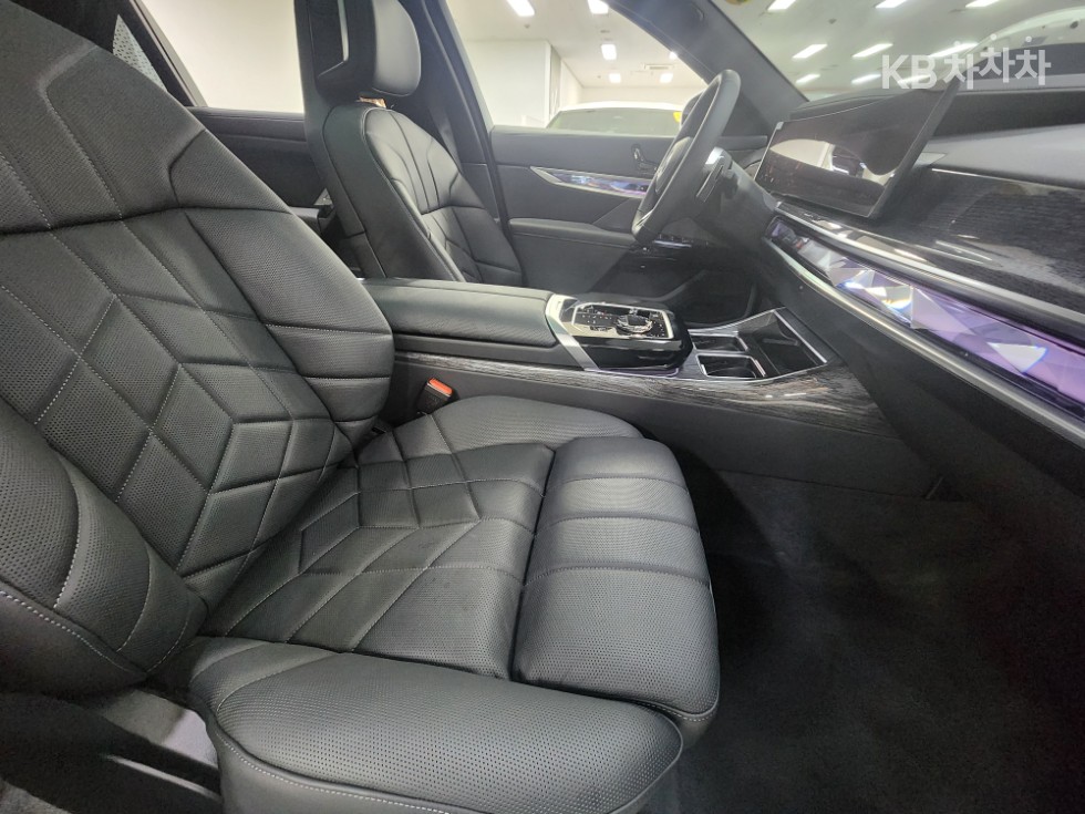 BMW 7er — miniaturë 22