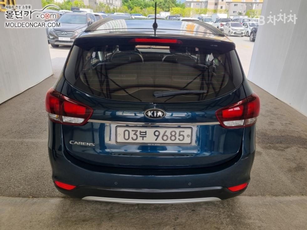 Kia Carens — miniaturë 4