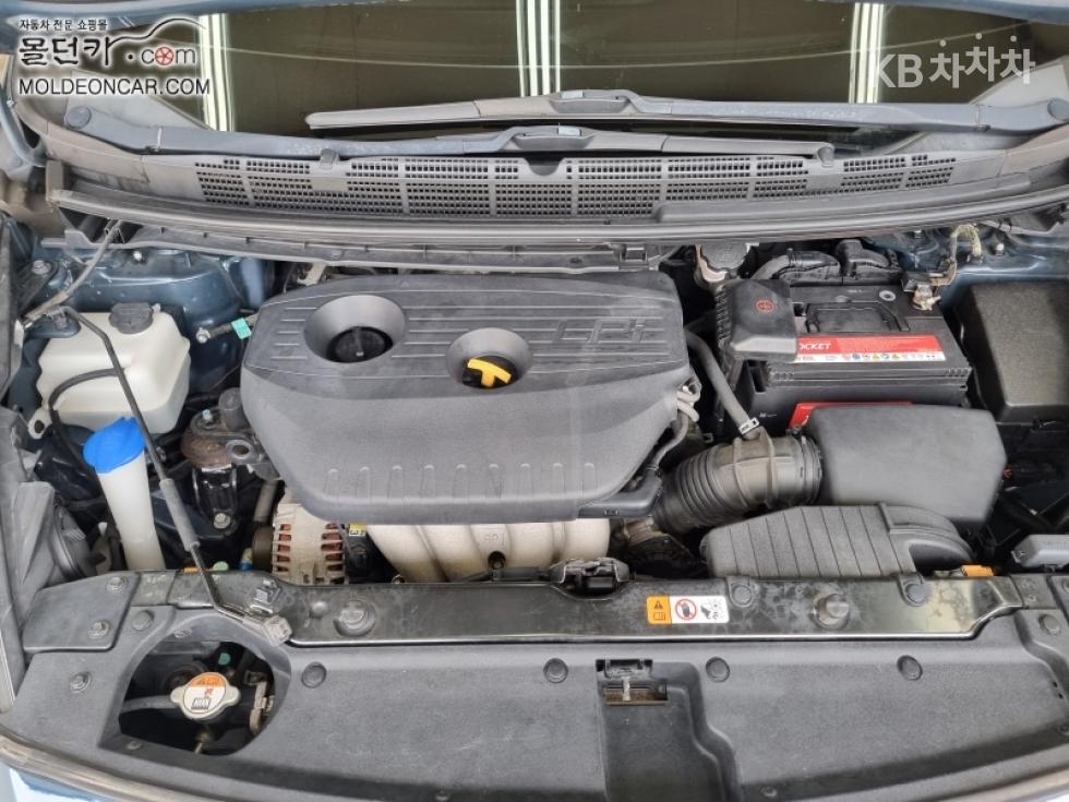 Kia Carens — miniaturë 8