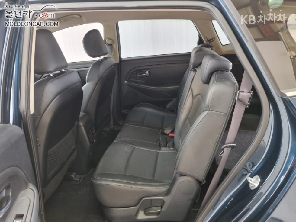 Kia Carens — miniaturë 10