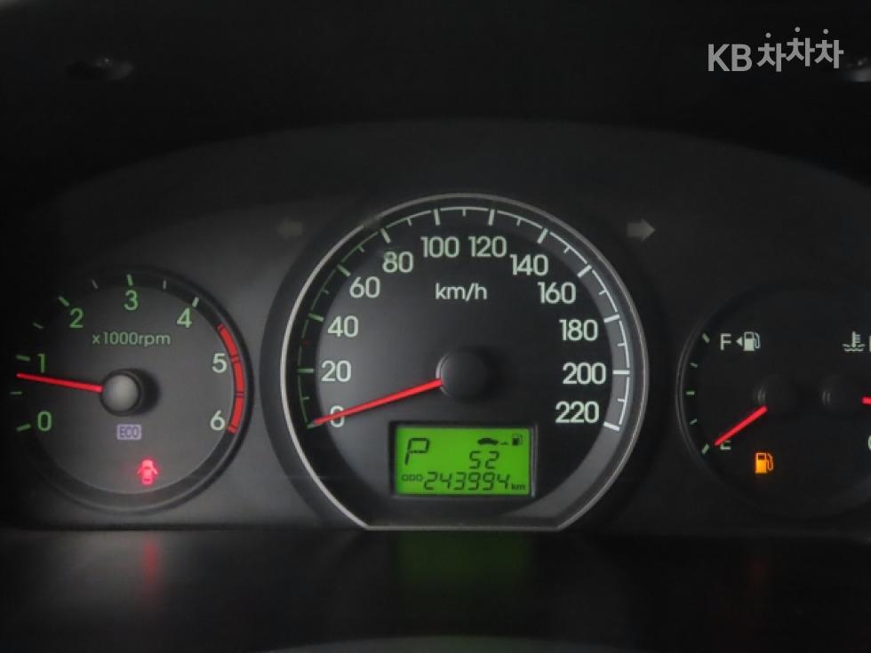 Hyundai Starex — miniaturë 10
