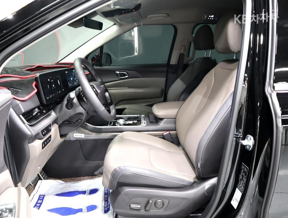 Kia Carnival — miniaturë 9