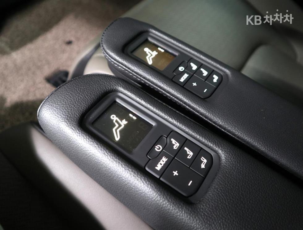 Kia Carnival — miniaturë 15