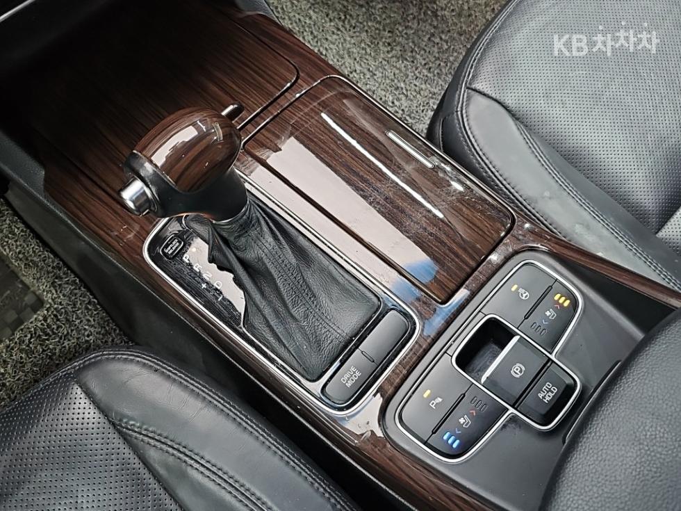 Kia K7 — miniaturë 8