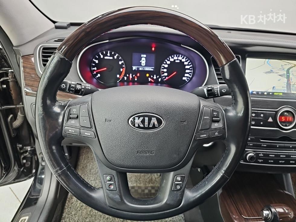 Kia K7 — miniaturë 9
