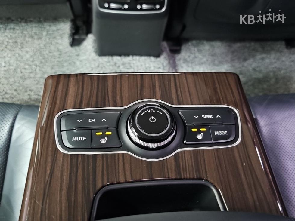 Kia K7 — miniaturë 13