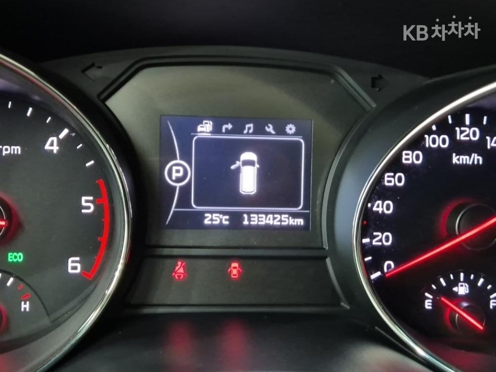 Kia Carnival — miniaturë 6