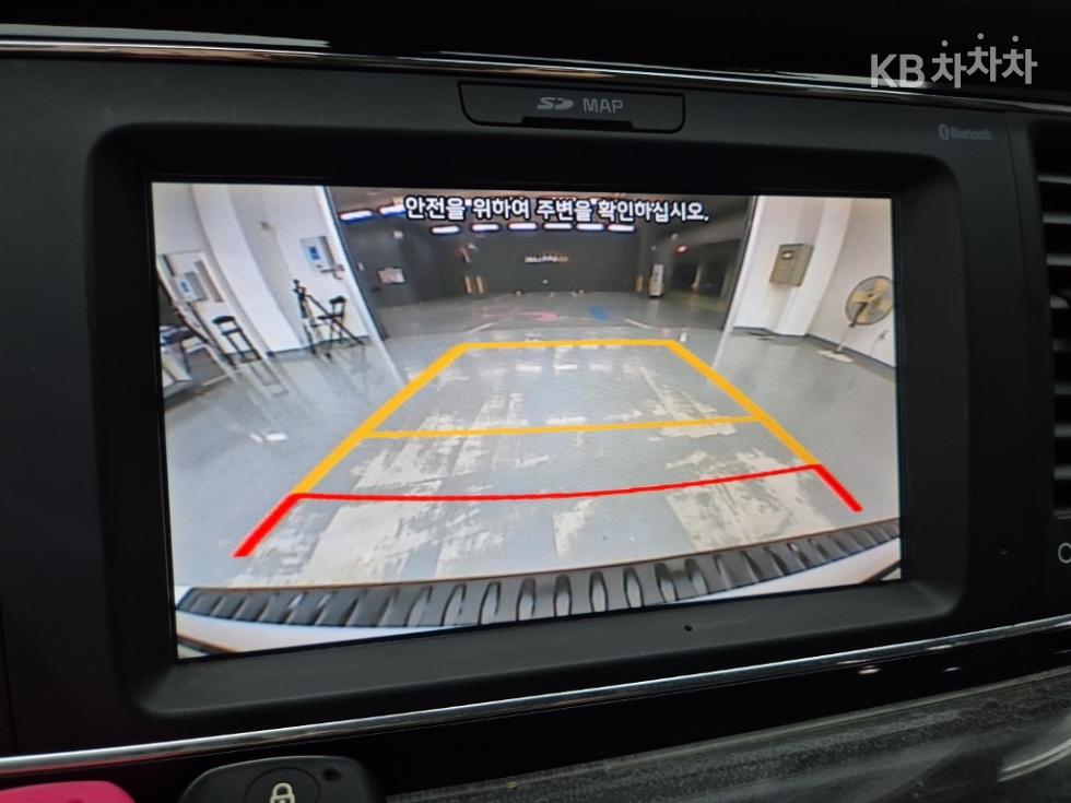Kia Carnival — miniaturë 15