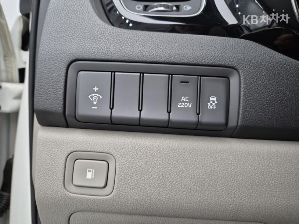 Kia Carnival — miniaturë 18