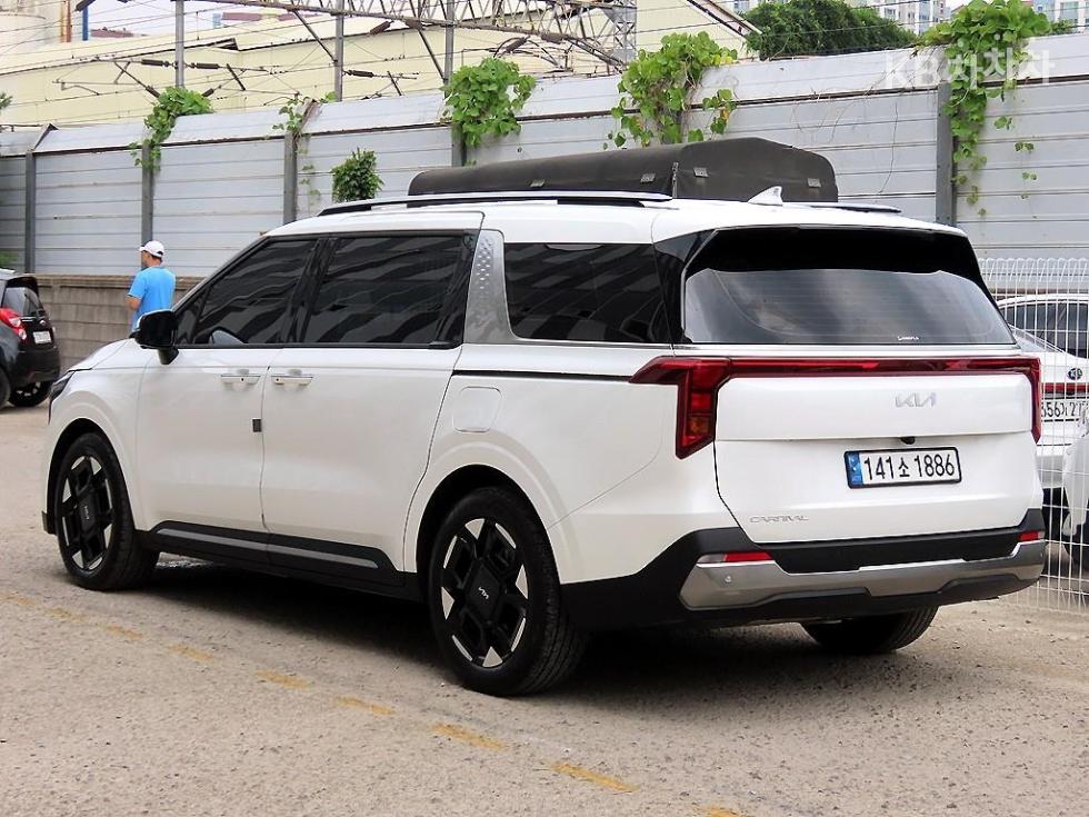 Kia Carnival — miniaturë 3