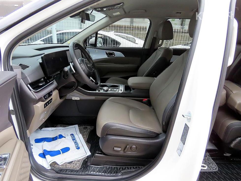 Kia Carnival — miniaturë 5