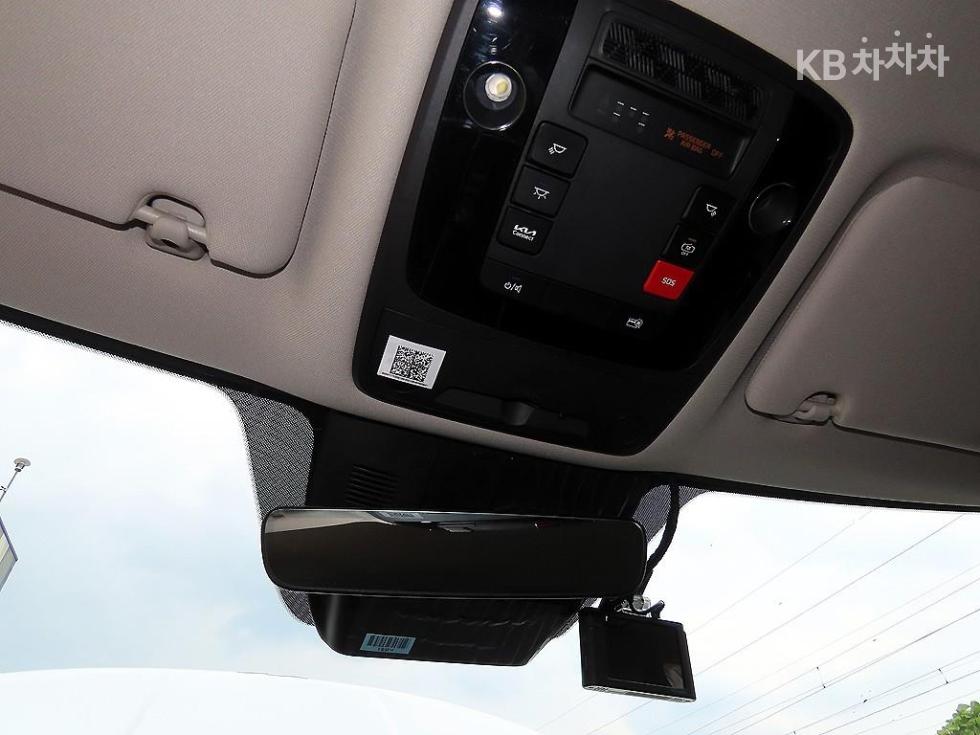Kia Carnival — miniaturë 15
