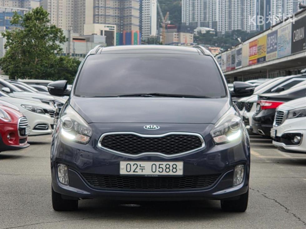 Kia Carens — miniaturë 3