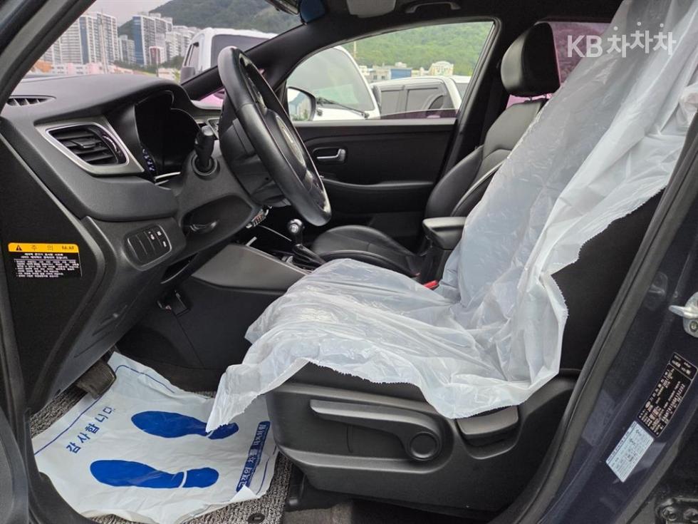 Kia Carens — miniaturë 6