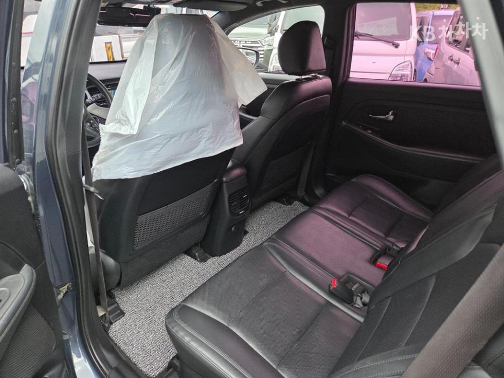 Kia Carens — miniaturë 7
