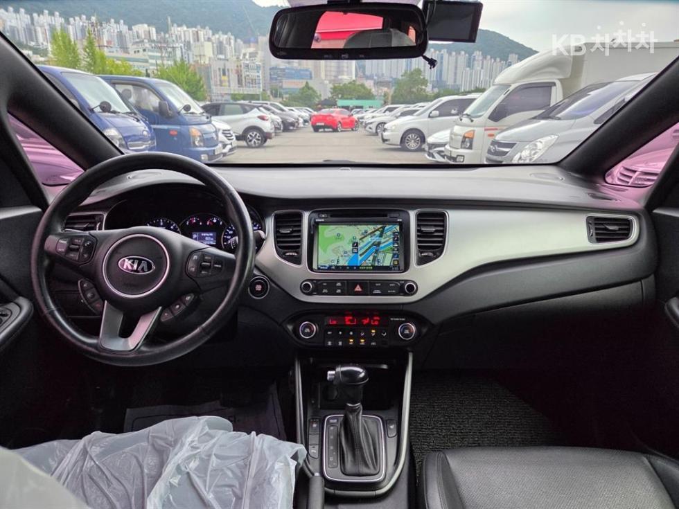 Kia Carens — miniaturë 8