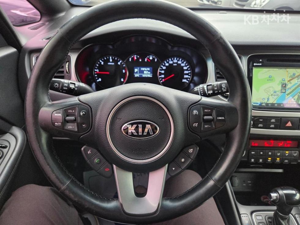 Kia Carens — miniaturë 9