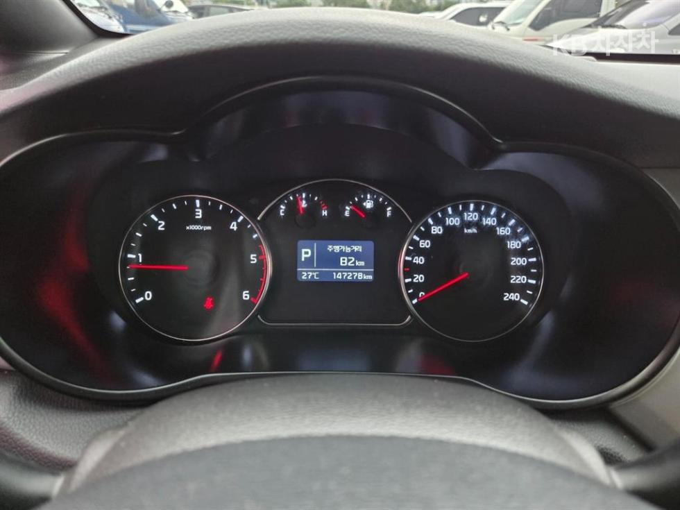 Kia Carens — miniaturë 10