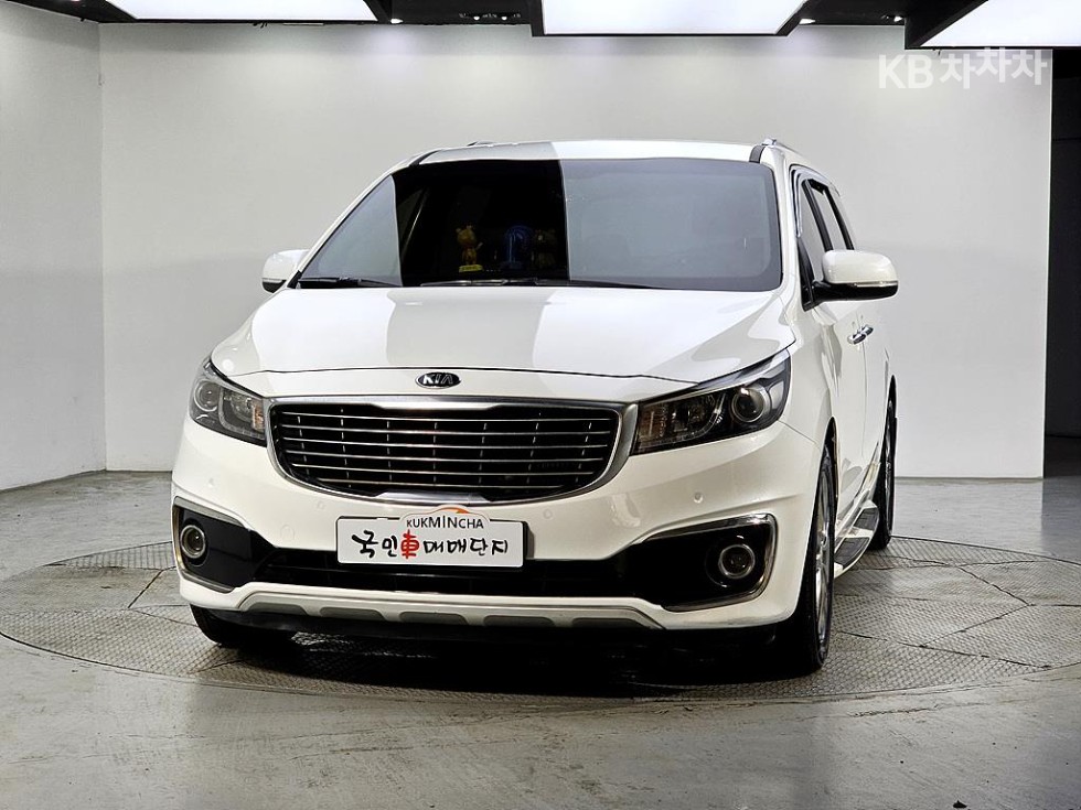Kia Carnival — miniaturë 2