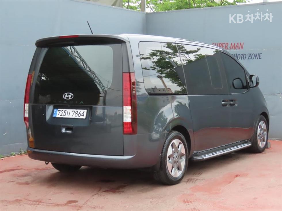 Hyundai Staria — miniaturë 3